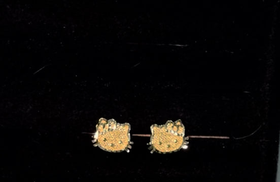 HELLO KITTY STUD EARRINGS
