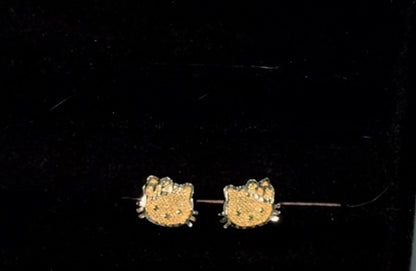 HELLO KITTY STUD EARRINGS